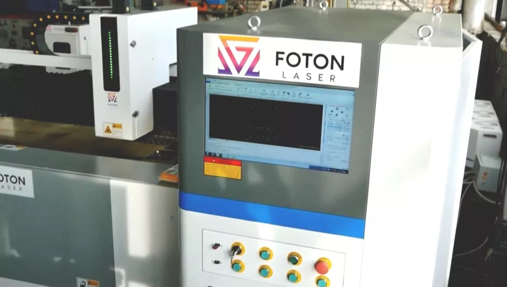FL-L1560FER-20000-D220-IPG Лазерный станок для резки листового металла и труб со сменным столом