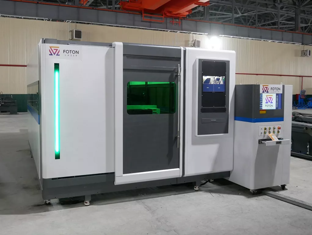FL-L1530FHR-10000-D350-Raycus Лазерный станок для резки листового металла и труб с кабинетной защитой